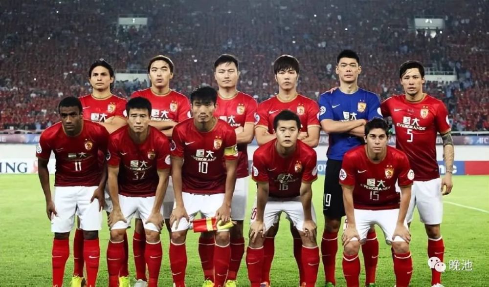 亚冠联赛半决赛次回合比赛在广州天河体育中心上演